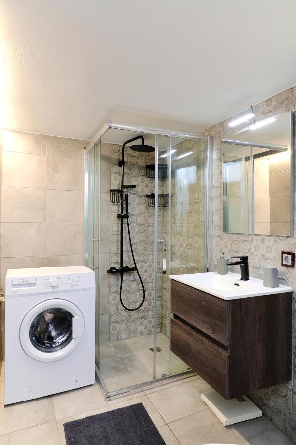 Venias Two-Bedroom Apartment Kallimarmaro And Zappeio Area Atény Exteriér fotografie